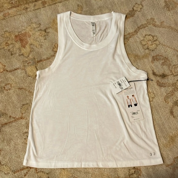 Alo yoga model tank in white, US XS - Picture 1 of 5